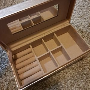 LAUREN CONRAD ROSE GOLD JEWERLY BOX